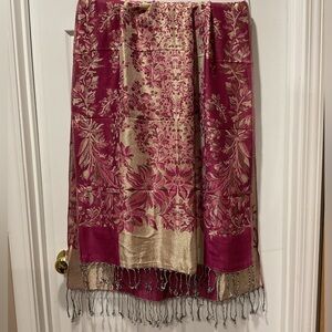 Beautiful pashmina scarf in burgundy, pink and gold with fringe NWOT